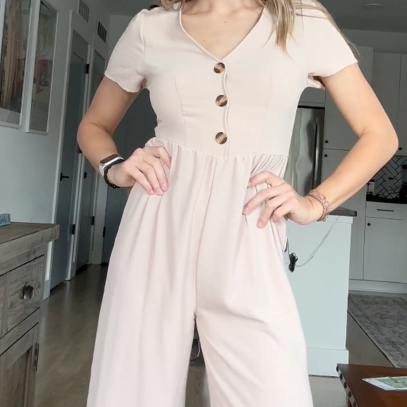 VCAY Puff Sleeve Zip Back Jumpsuit - Picture 4 of 8